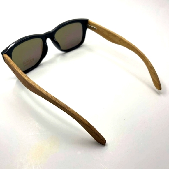 Wood Temple Polarized Sunglasses - Picture 3 of 3